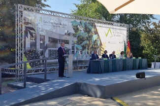Lucas Domínguez distinguido como Presidente de honor del Colegio de Veterinarios de Madrid 