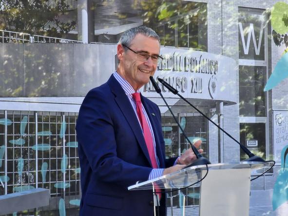 Lucas Domínguez distinguido como Presidente de honor del Colegio de Veterinarios de Madrid 