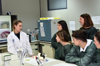 Centro VISAVET-UCM: cómo se trabaja en un laboratorio de alta seguridad biológica. XXV Semana de la Ciencia Madri+d